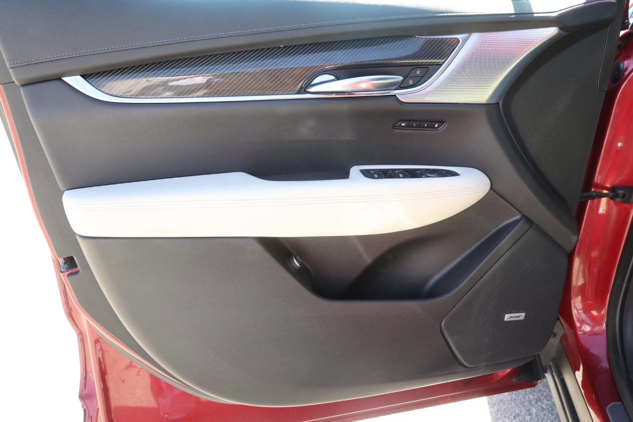 Used 2020 Cadillac XT6 Sport AWD/4WD image 12