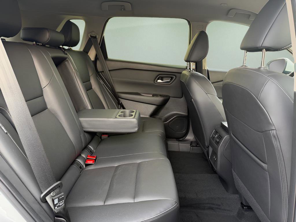 Certified 2025 Nissan Rogue SL image 15