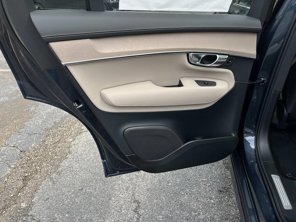 Certified 2026 Volvo XC90 B6 Plus AWD/4WD image 17