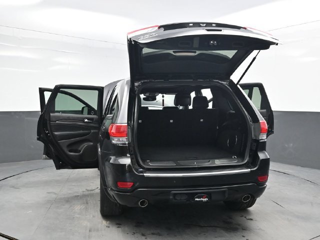 Used 2019 Jeep Grand Cherokee Overland AWD/4WD image 46