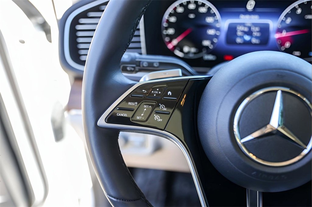 Used 2025 Mercedes-Benz GLE 350 4MATIC image 13