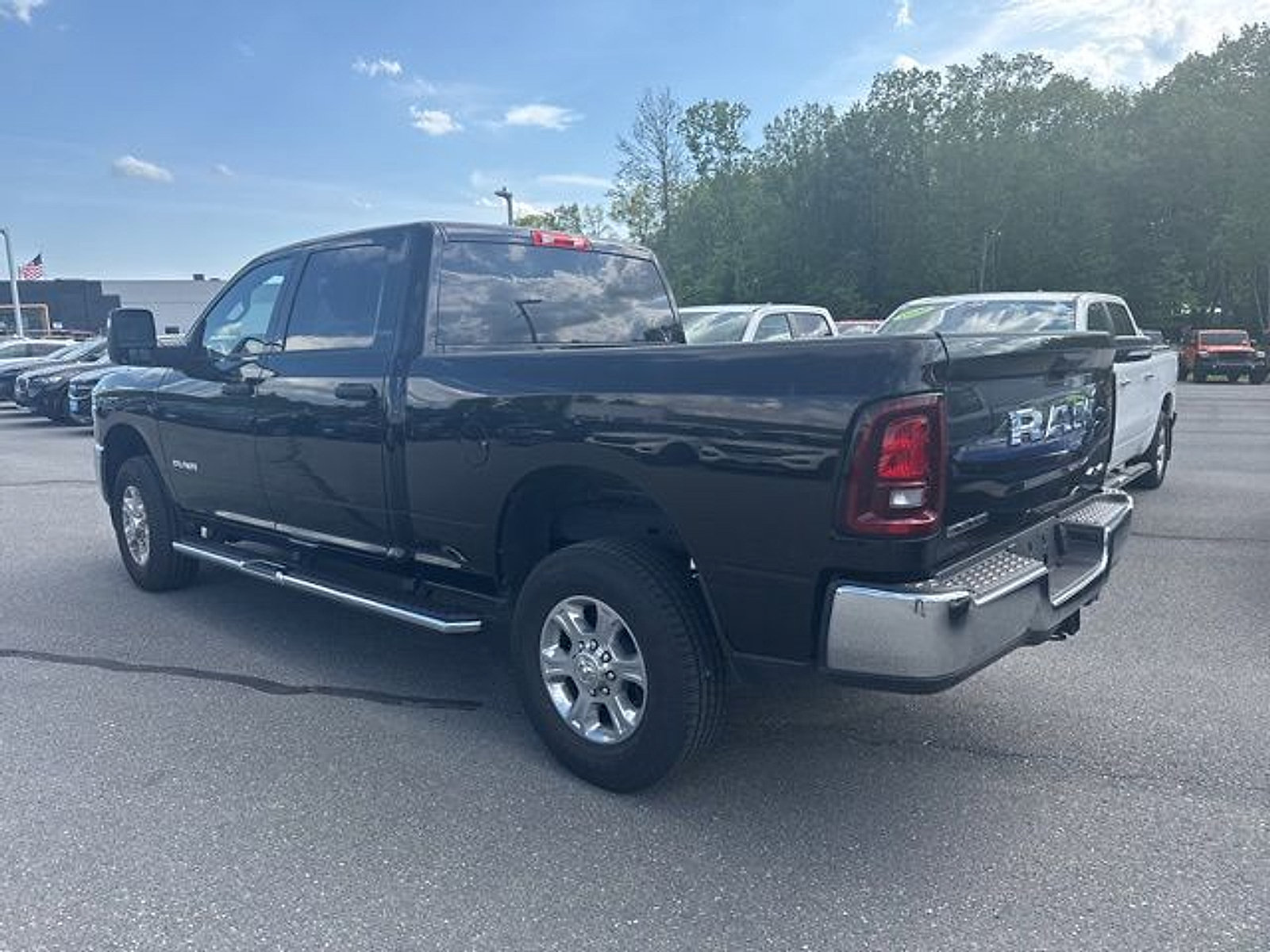 Used 2025 RAM 2500 Big Horn AWD/4WD image 8
