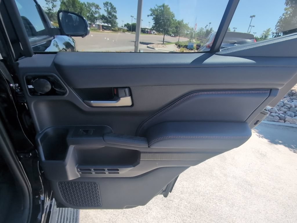 Used 2025 Toyota 4Runner Platinum AWD/4WD image 27