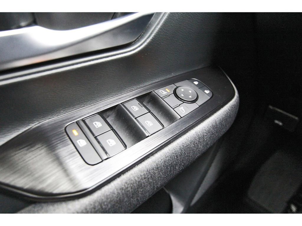 Used 2026 Nissan Kicks SV FWD image 19