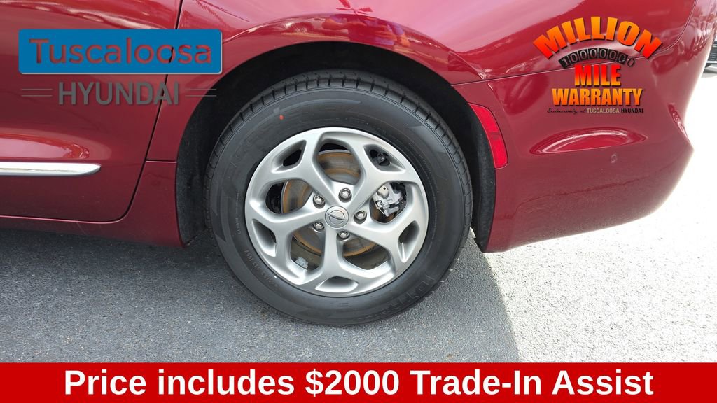 Used 2022 Chrysler Pacifica Limited image 11