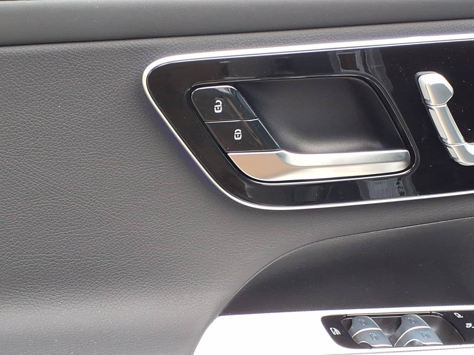 New 2026 Mercedes-Benz GLC 300 4MATIC image 14