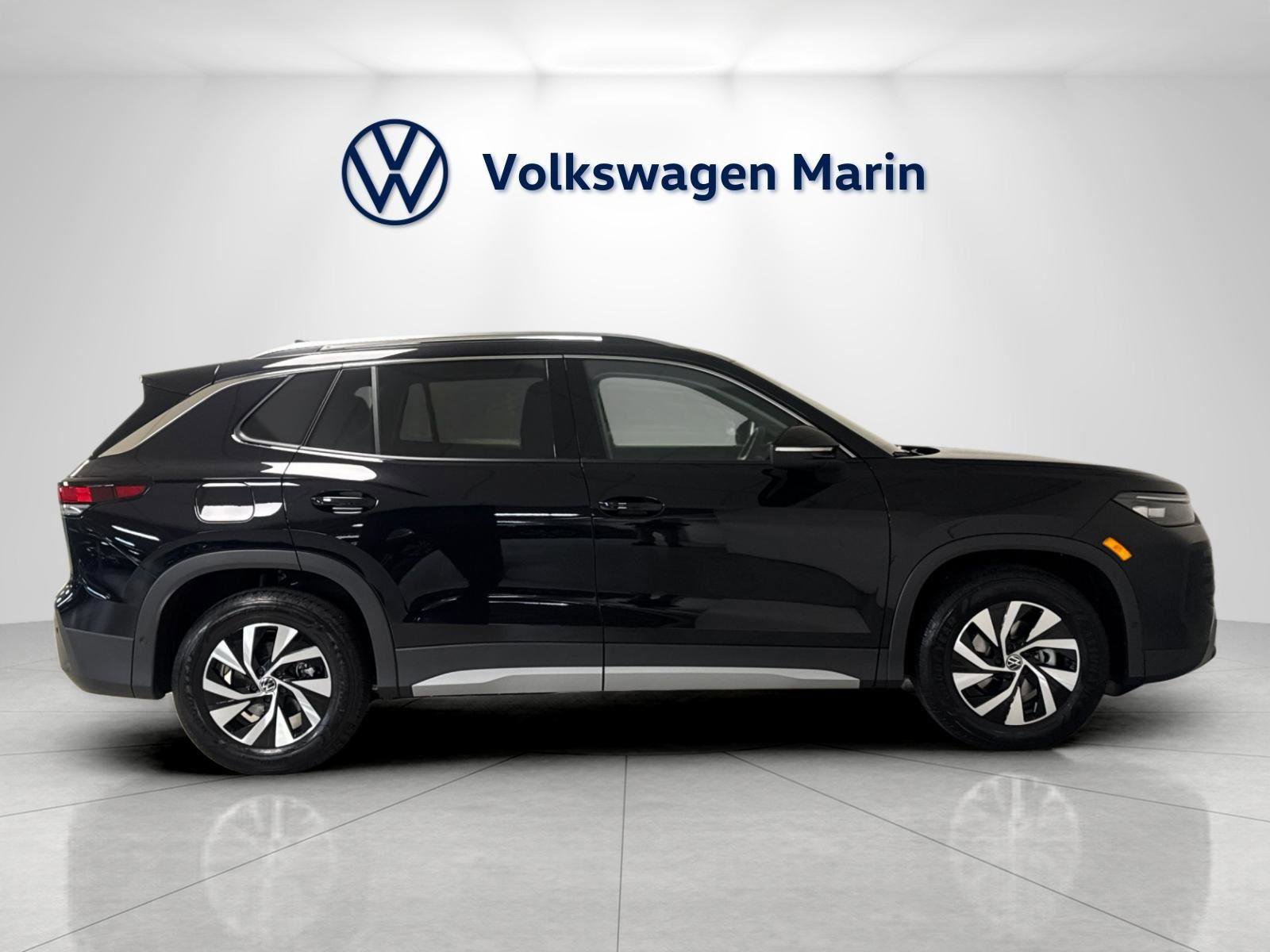New 2026 Volkswagen Tiguan S FWD image 6