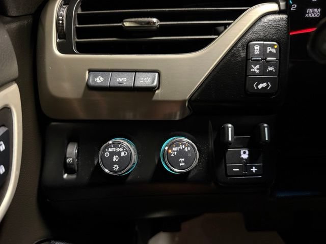 Used 2020 GMC Yukon Denali w/ Denali Premium Package AWD/4WD image 42