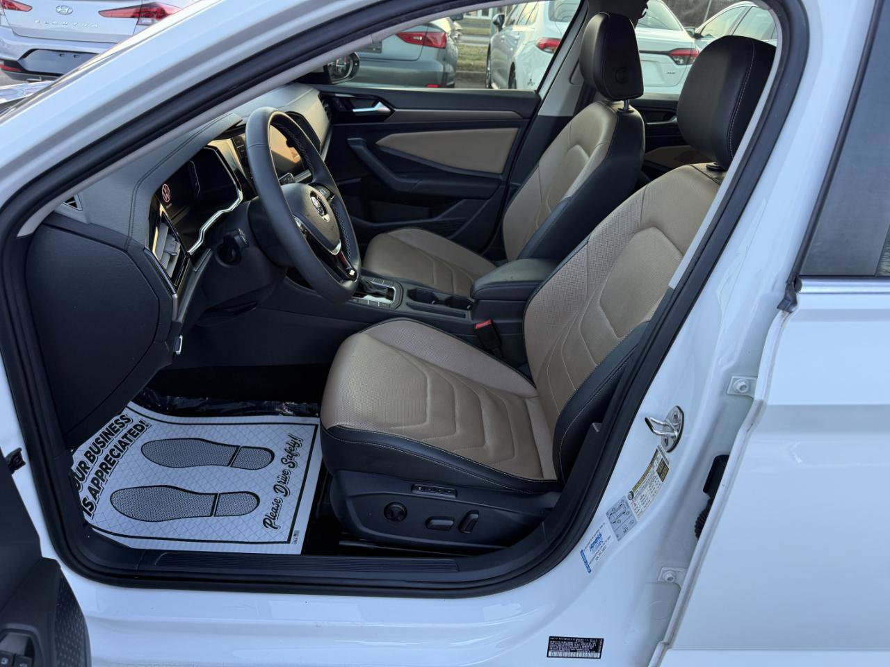 Used 2021 Volkswagen Jetta SEL Premium FWD image 8