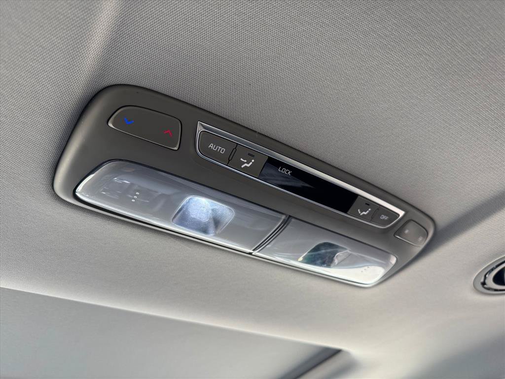 Used 2025 Kia Telluride S FWD image 20