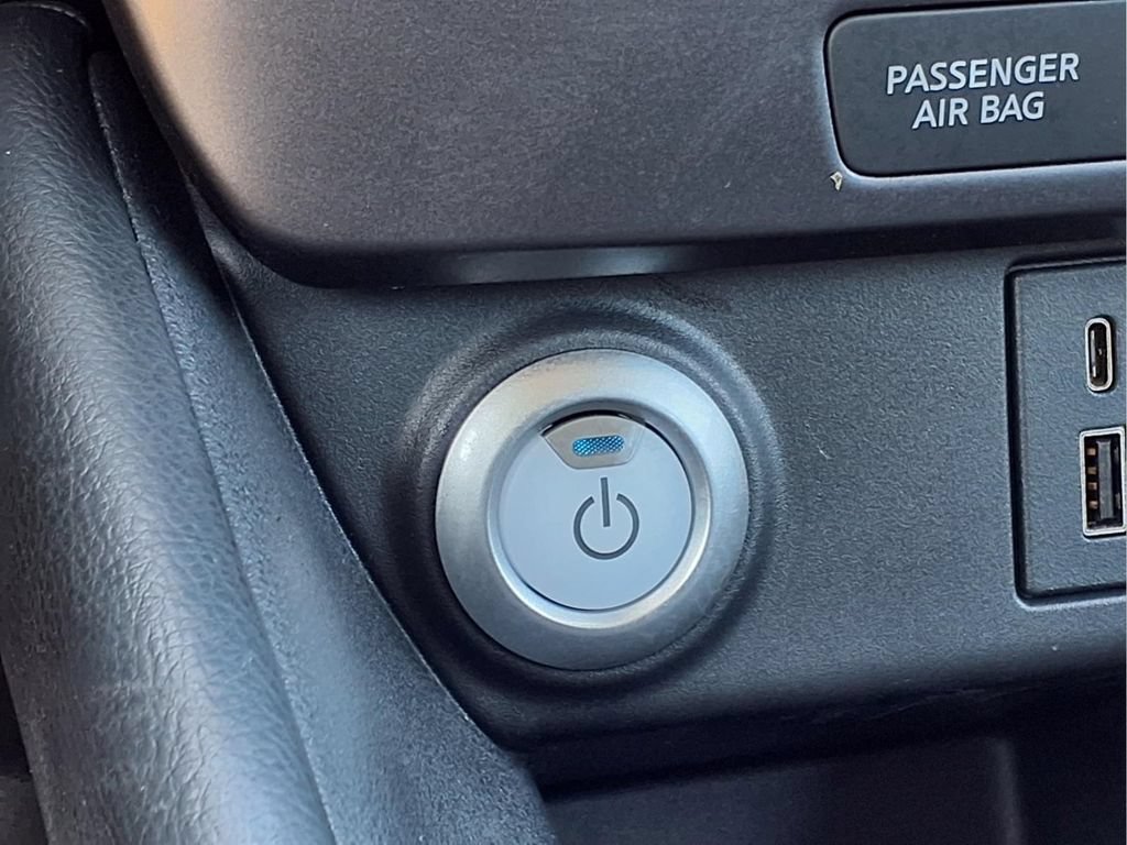 Used 2025 Nissan Leaf S FWD image 14