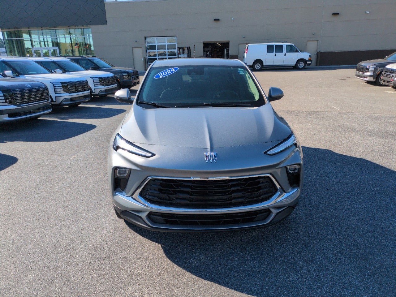 Used 2024 Buick Encore GX Preferred FWD image 2