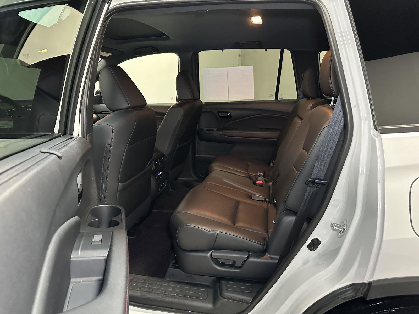 Certified 2024 Honda Passport Black Edition image 32