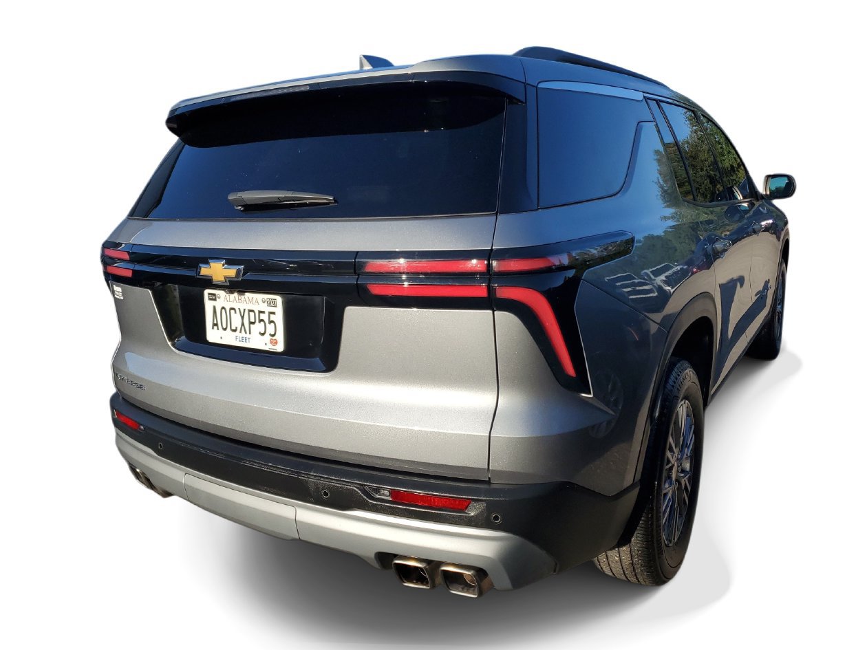 Used 2026 Chevrolet Traverse LT FWD image 4