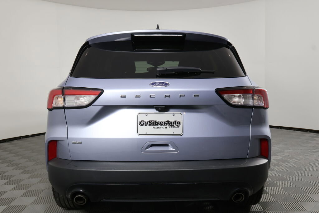 Used 2022 Ford Escape SE w/ SE Sport Appearance Package image 3