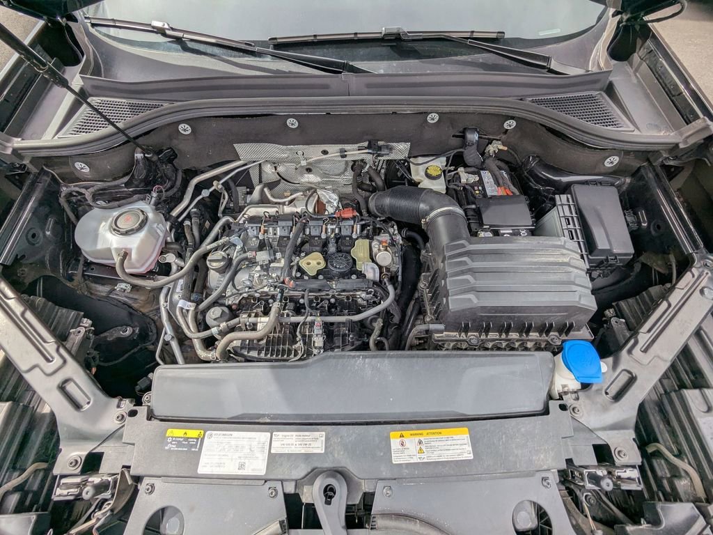 Used 2025 Volkswagen Atlas SE image 35