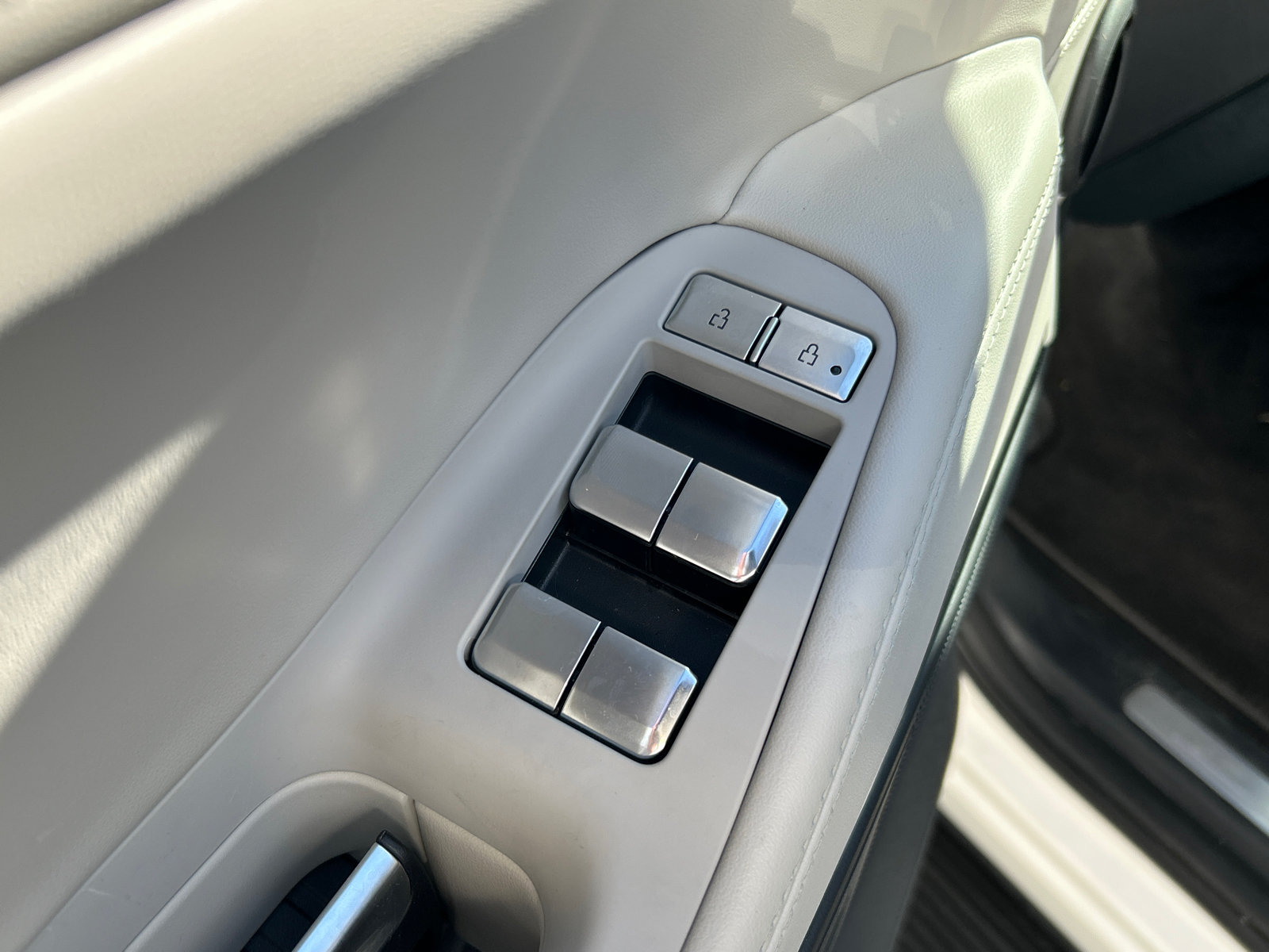 New 2026 Lincoln Navigator L Premier AWD/4WD image 14