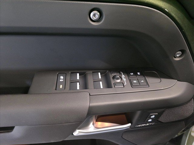 New 2026 Land Rover Defender 130 X-Dynamic SE AWD/4WD image 29