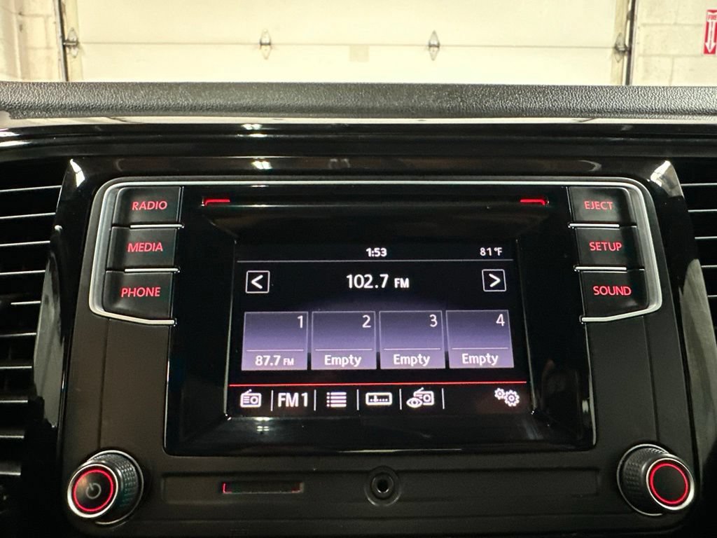 Used 2018 Volkswagen Beetle 2.0T S FWD image 28