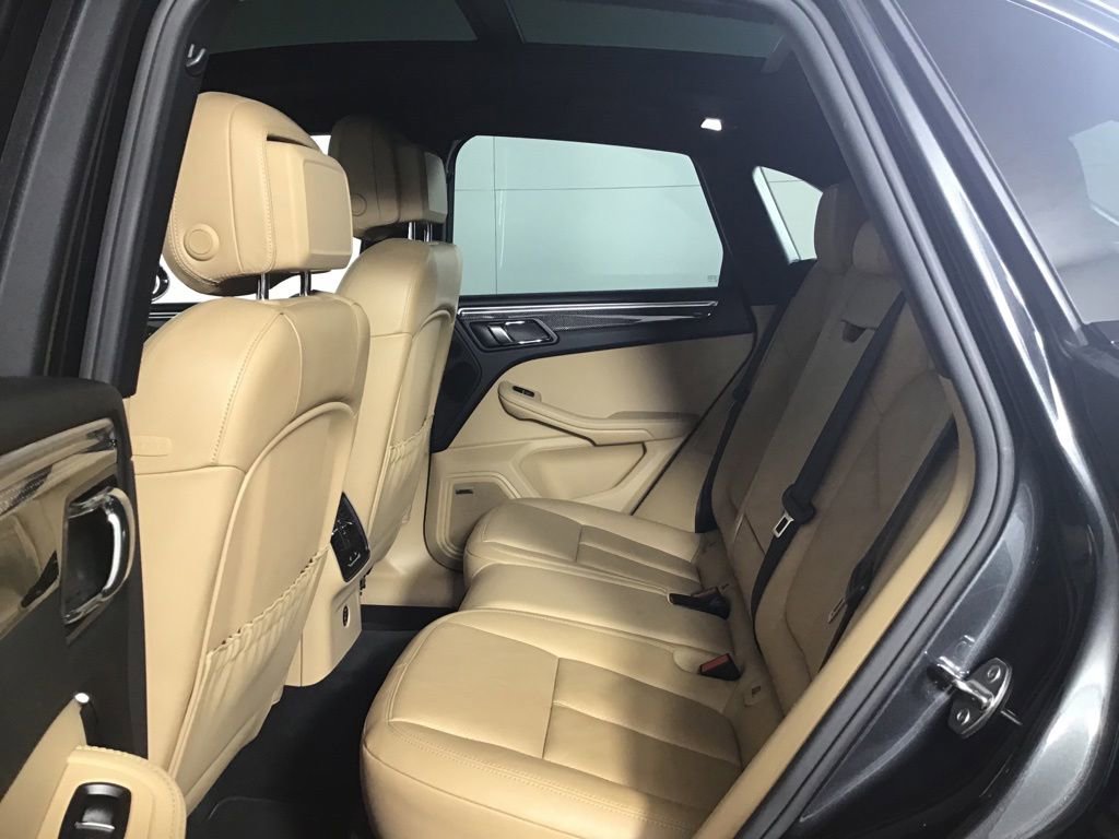 Certified 2017 Porsche Macan S AWD/4WD image 28