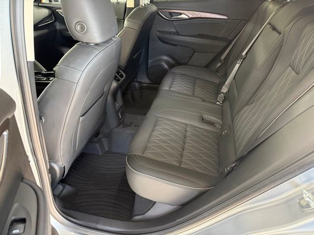 Used 2023 Buick Envision Avenir image 19