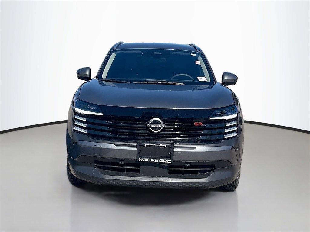 Used 2025 Nissan Kicks SR image 2