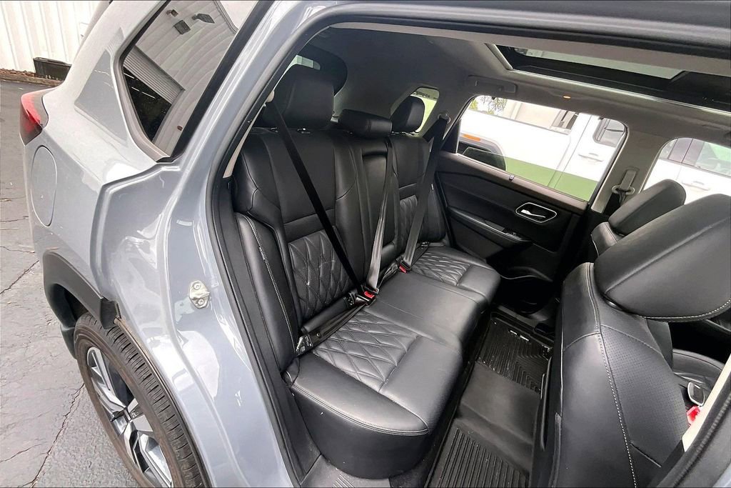 Used 2023 Nissan Rogue Platinum w/ Platinum Premium Package FWD image 25