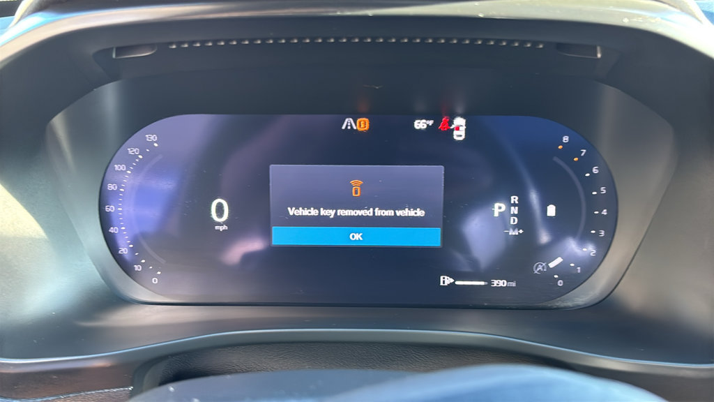 Certified 2026 Volvo XC40 B5 Plus AWD/4WD image 16