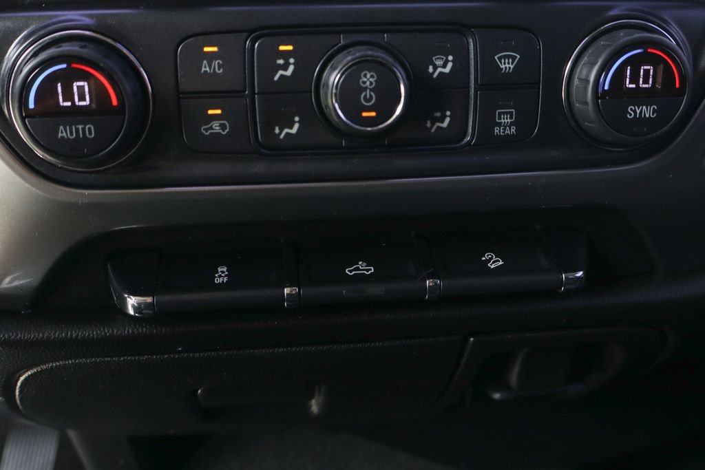 Used 2018 Chevrolet Silverado 1500 LT w/ All Star Edition AWD/4WD image 38
