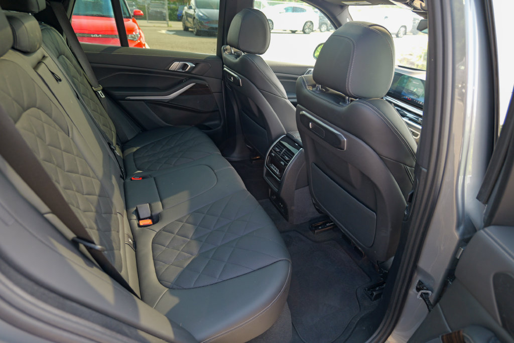 Used 2024 BMW X5 xDrive50e AWD/4WD image 30