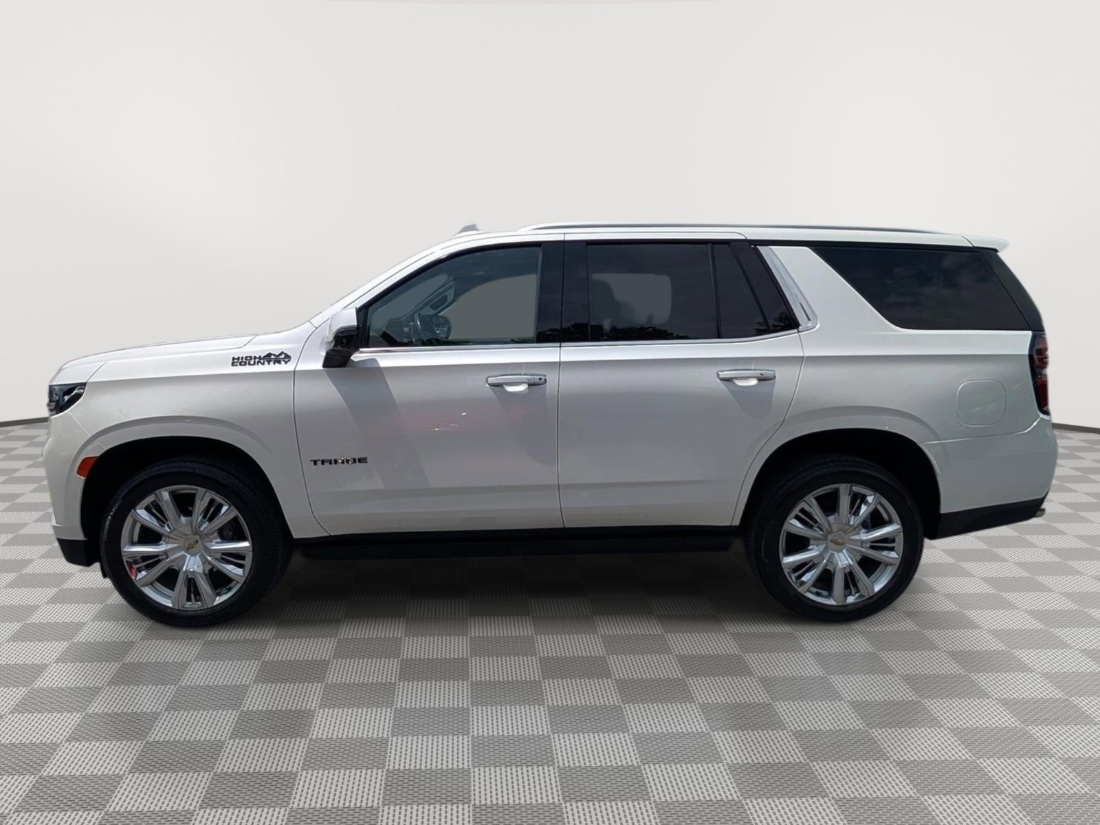 Used 2023 Chevrolet Tahoe High Country AWD/4WD image 2