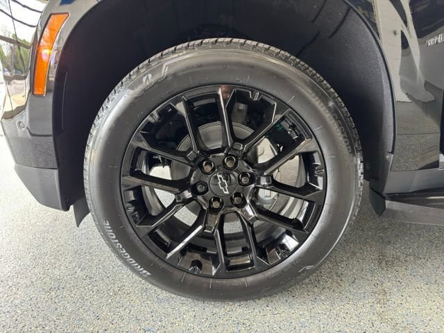 New 2026 Chevrolet Suburban Premier w/ Sun And Tow Package AWD/4WD image 26