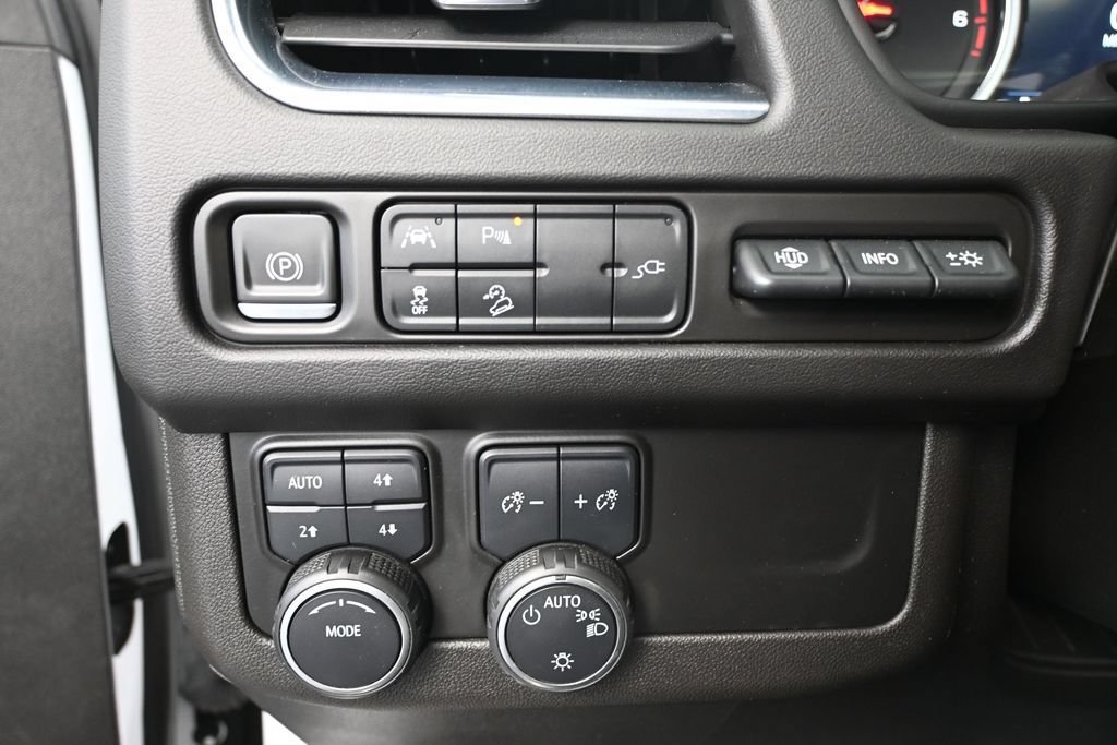 Used 2021 Chevrolet Suburban High Country AWD/4WD image 35