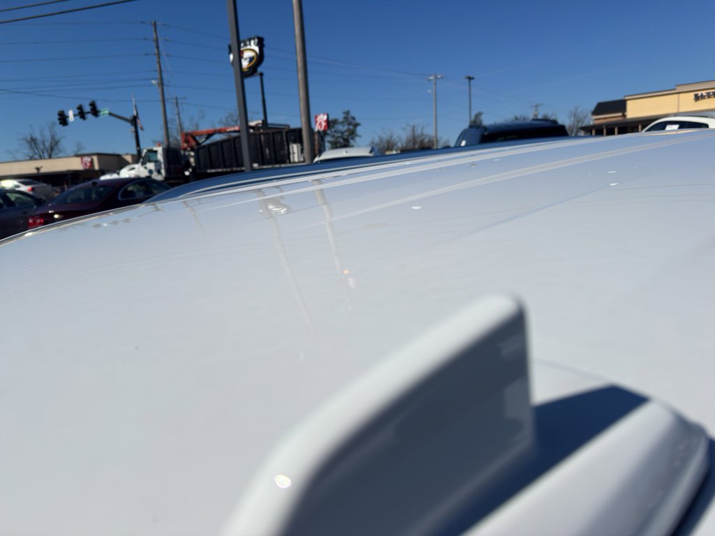 Used 2024 GMC Yukon SLE w/ Gmc Pro Safety Plus Package image 9