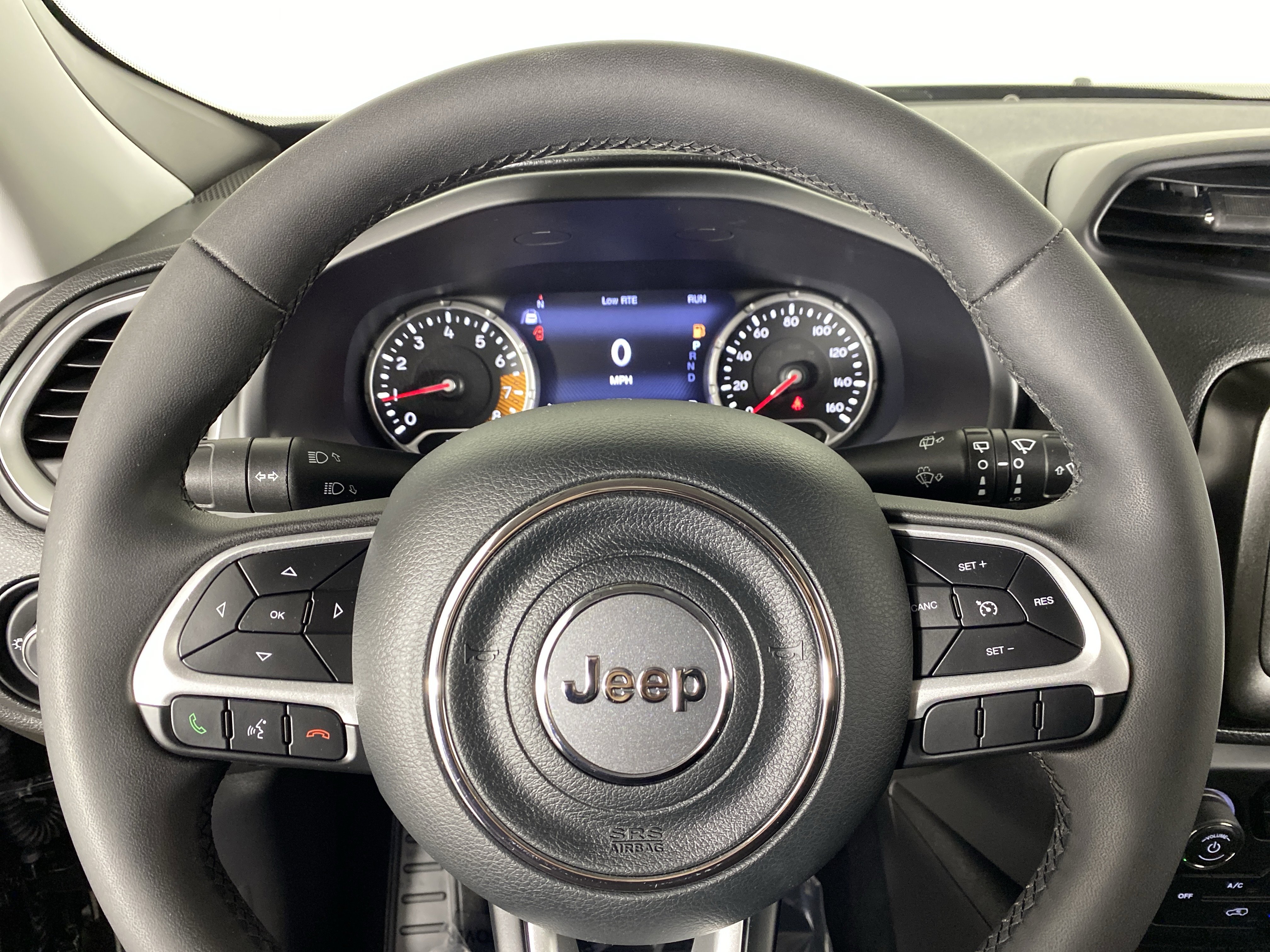 Used 2021 Jeep Renegade Latitude FWD image 18