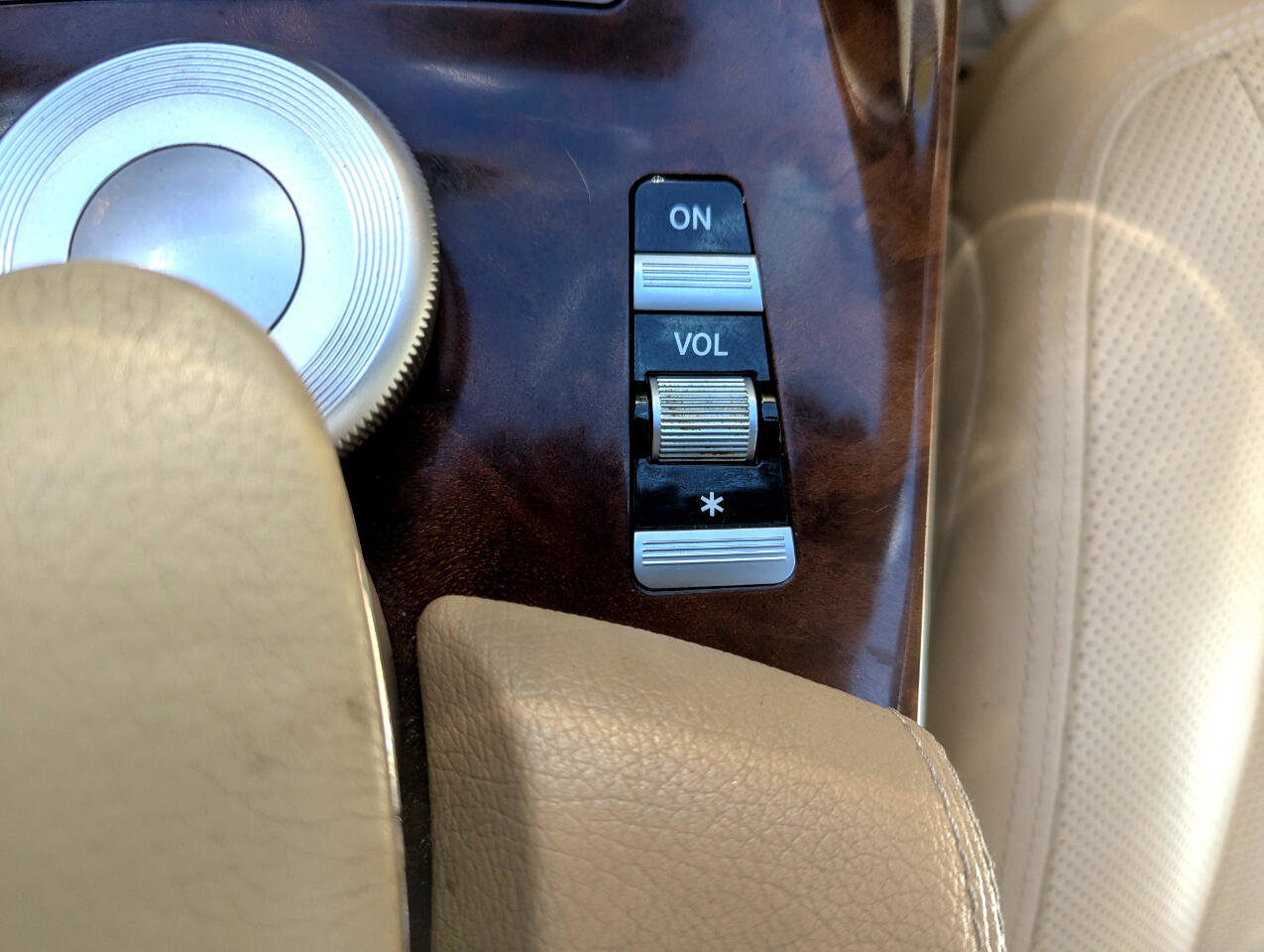 Used 2010 Mercedes-Benz S 550 4MATIC image 30