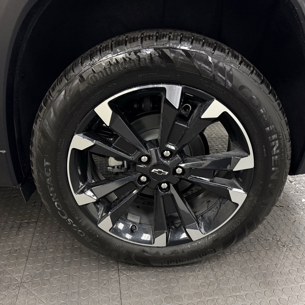 New 2026 Chevrolet Equinox RS w/ LPO, Floor Liner Package image 11