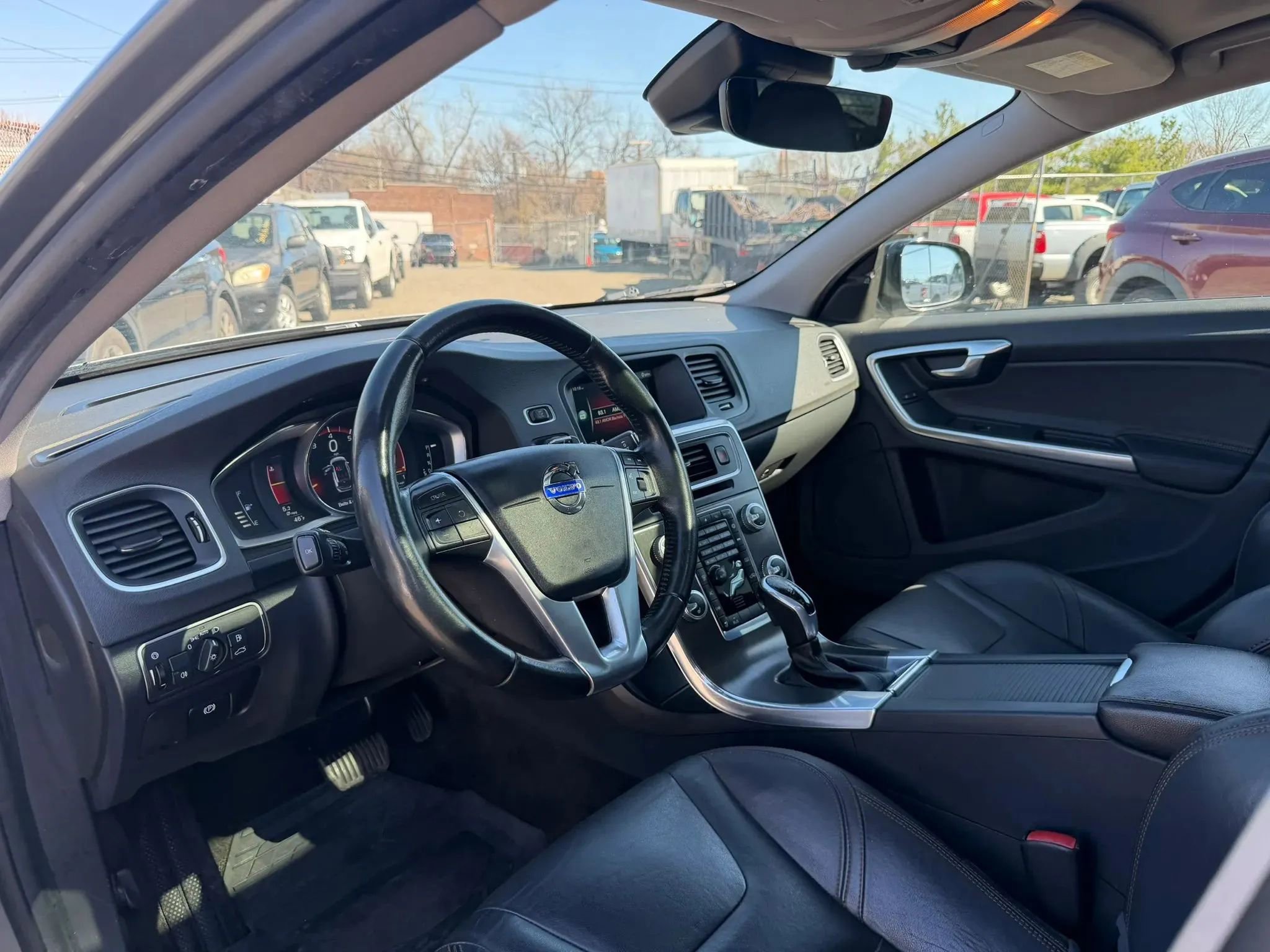 Used 2016 Volvo V60 T5 Cross Country w/ Protection Package image 10