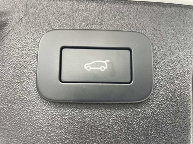 Used 2023 Land Rover Discovery Sport SE R-Dynamic AWD/4WD image 18
