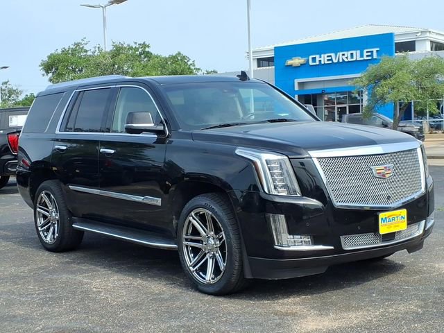 Used 2015 Cadillac Escalade Luxury RWD image 3