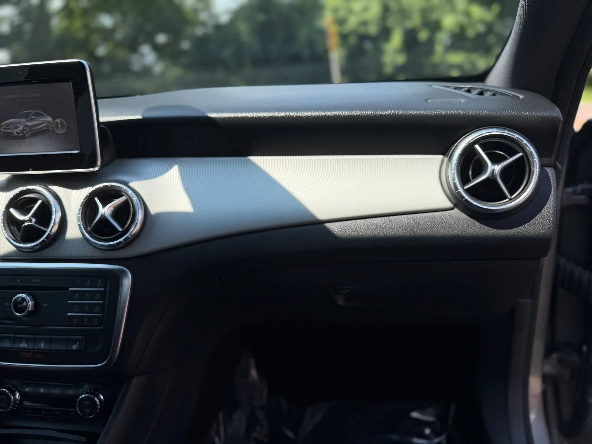 Used 2015 Mercedes-Benz CLA 250 4MATIC image 22