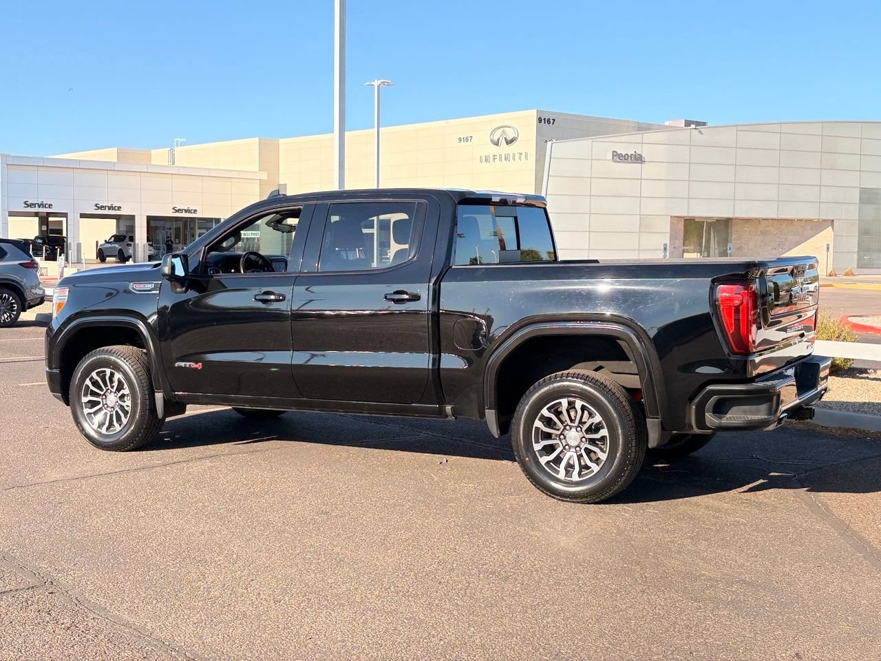 Used 2021 GMC Sierra 1500 AT4 w/ AT4 Value Package AWD/4WD image 4