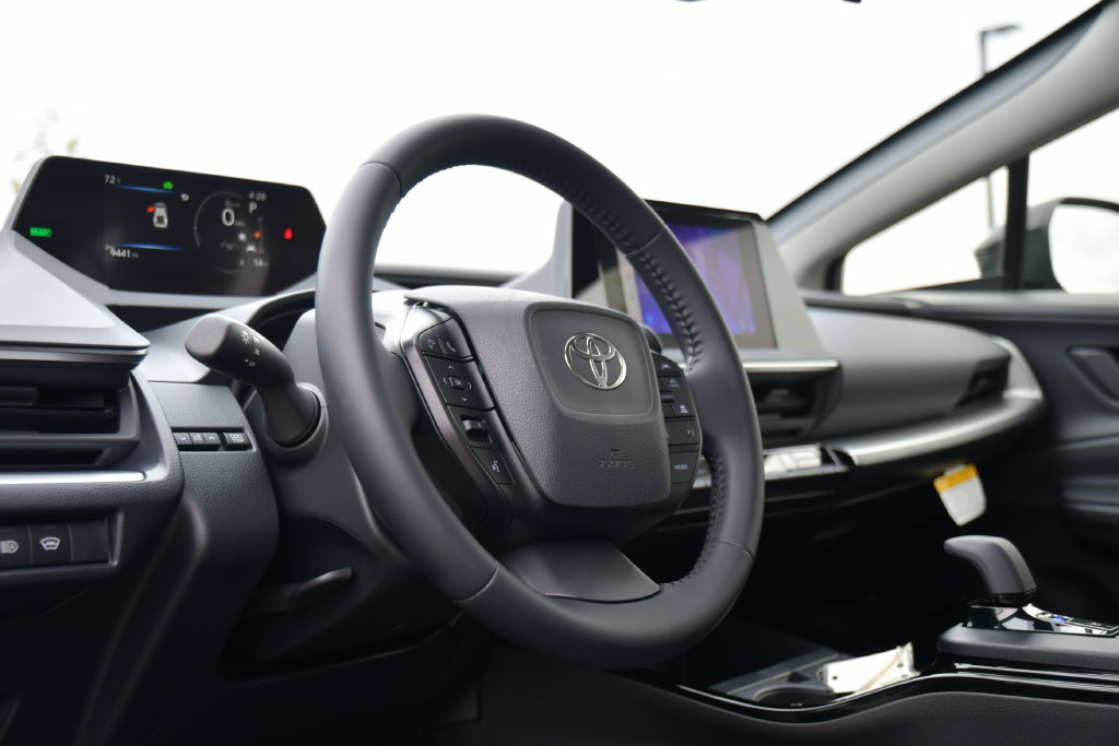 Used 2024 Toyota Prius LE FWD image 14