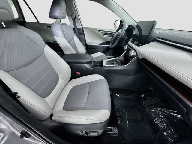 Certified 2025 Toyota RAV4 Limited FWD image 30