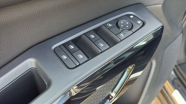 New 2026 Nissan Pathfinder SV AWD/4WD image 9