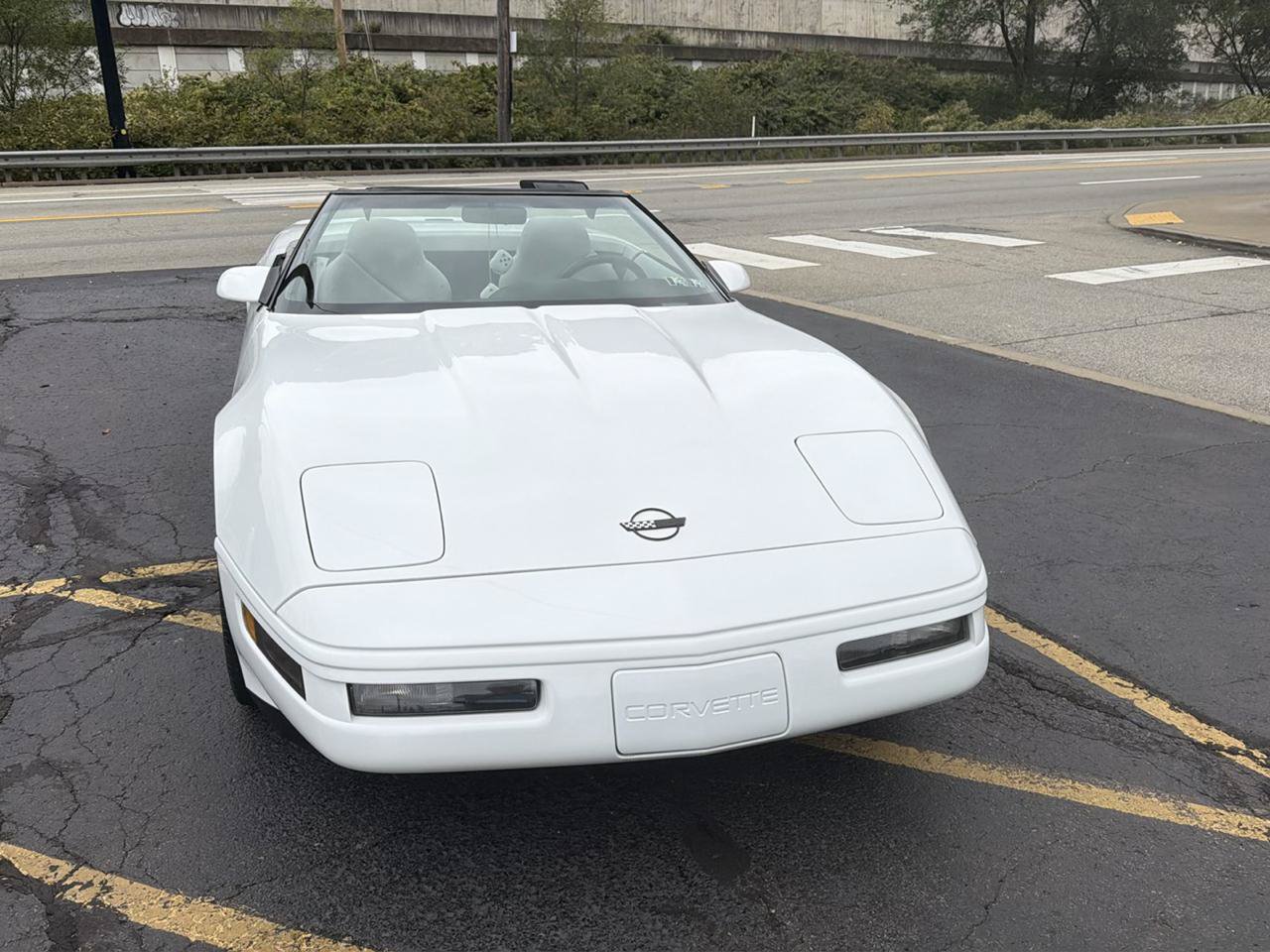 Used 1996 Chevrolet Corvette Convertible RWD image 3
