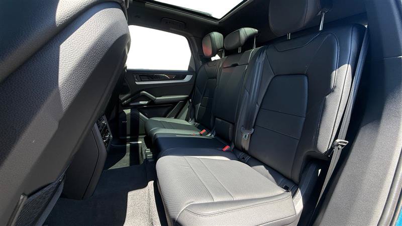 Used 2025 Porsche Cayenne S w/ Premium Package Plus AWD/4WD image 16