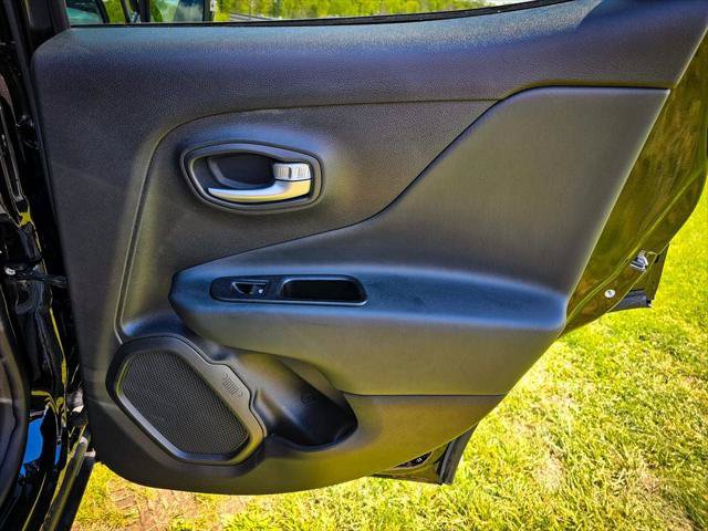 Certified 2022 Jeep Renegade Limited AWD/4WD image 39
