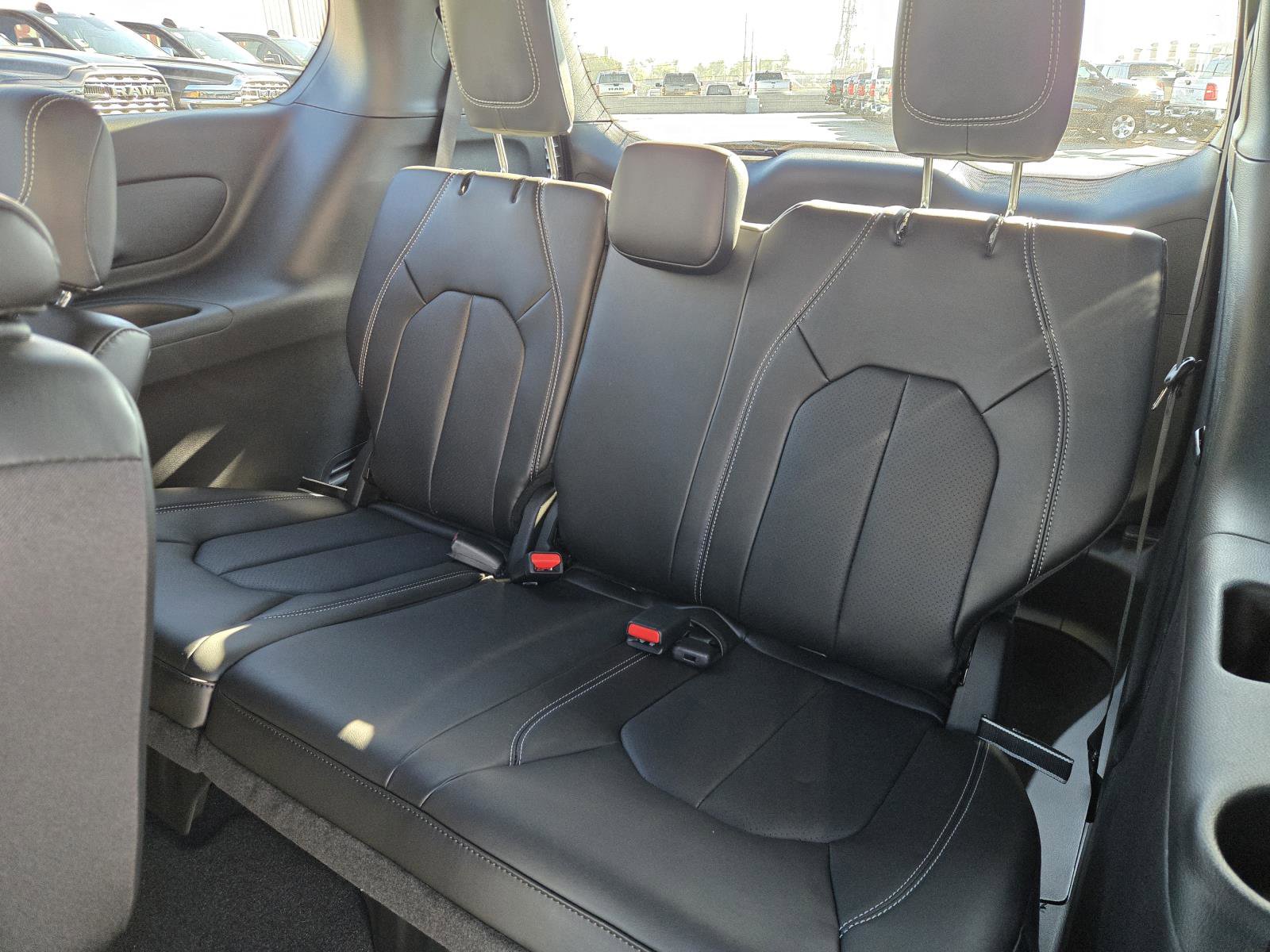 New 2026 Chrysler Pacifica Select w/ S Appearance Package image 27