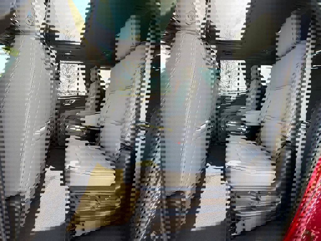 Used 2025 GMC Yukon Elevation w/ Elevation Premium Package image 24